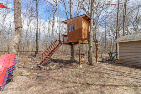Custom High-End Home for Sale in Waupaca, WI - image 21