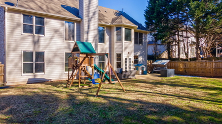 Spacious 5-Bedroom Retreat. Luxury, Comfort, and Convenience. - image 39