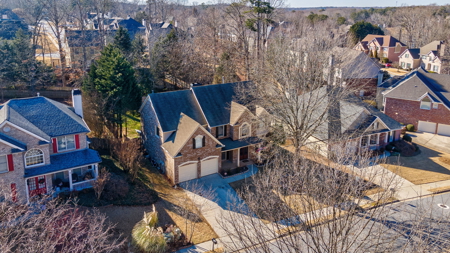 Spacious 5-Bedroom Retreat. Luxury, Comfort, and Convenience. - image 41