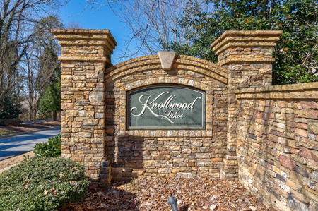 Spacious 5-Bedroom Retreat. Luxury, Comfort, and Convenience. - image 29