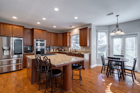 Spacious 5-Bedroom Retreat. Luxury, Comfort, and Convenience. - image 6