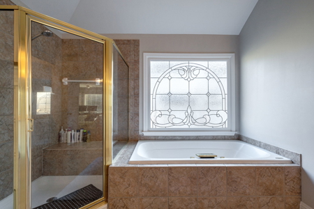 Spacious 5-Bedroom Retreat. Luxury, Comfort, and Convenience. - image 27