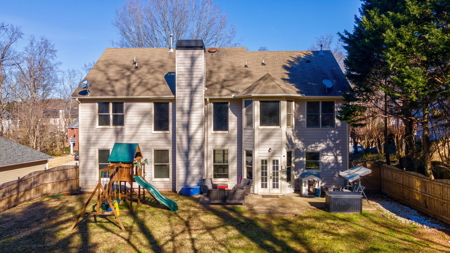 Spacious 5-Bedroom Retreat. Luxury, Comfort, and Convenience. - image 43