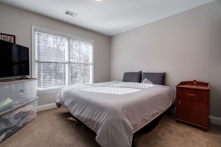 Spacious 5-Bedroom Retreat. Luxury, Comfort, and Convenience. - image 22
