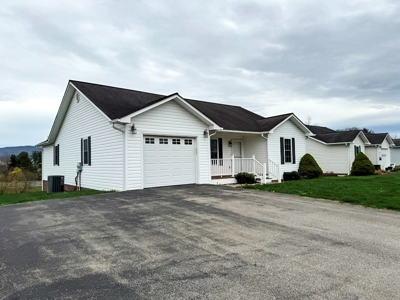 In Town Home For Sale In Wytheville VA - image 47