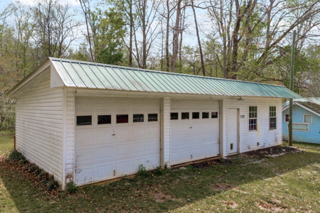 30-Acre Multi-Use Property w/ Homes & Warehouse - image 20