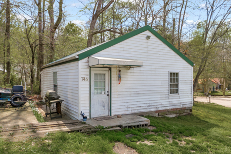 30-Acre Multi-Use Property w/ Homes & Warehouse - image 23