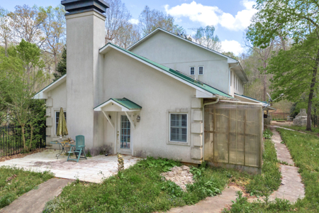 30-Acre Multi-Use Property w/ Homes & Warehouse - image 9