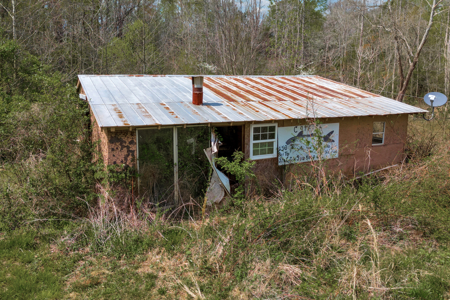 30-Acre Multi-Use Property w/ Homes & Warehouse - image 18