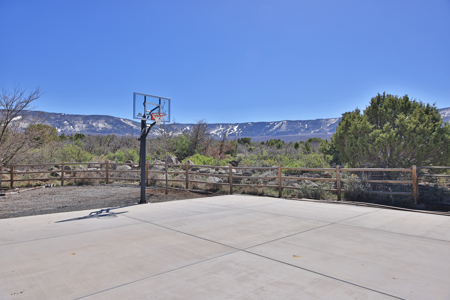 Luxury Mountain Home Near Ski Resort in Colorado - image 31