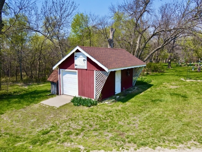 Lyon County, KS - 7 Acres w/ Home in Emporia, Kansas - image 44