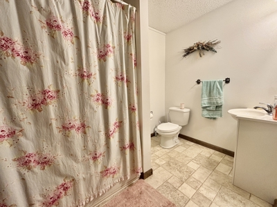 Lyon County, KS - 7 Acres w/ Home in Emporia, Kansas - image 11