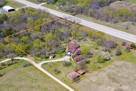 Lyon County, KS - 7 Acres w/ Home in Emporia, Kansas - image 1