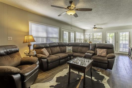 Lakeview Home For Sale in Cherokee Village, Arkansas - image 2