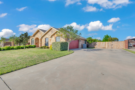 Killeen Home For Sale w/ Spacious Comfort Near Fort Cavazos - image 1