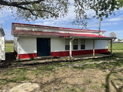 Recently Remodeled Home in Monticello, Kentucky - image 13