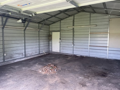 Recently Remodeled Home in Monticello, Kentucky - image 6