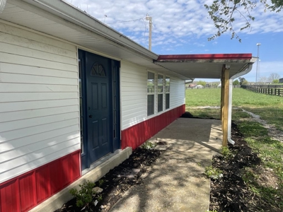 Recently Remodeled Home in Monticello, Kentucky - image 11