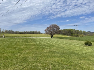 Recently Remodeled Home in Monticello, Kentucky - image 4