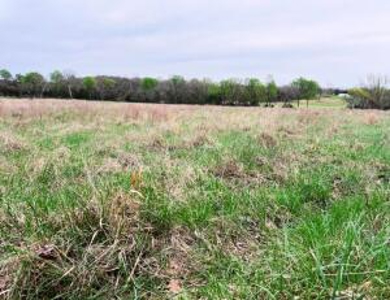 Home & Acreage for Sale near Bolivar, MO - image 14