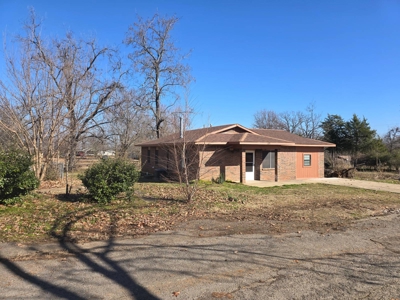 Renovated Home for Sale in Hugo, Oklahoma - image 1