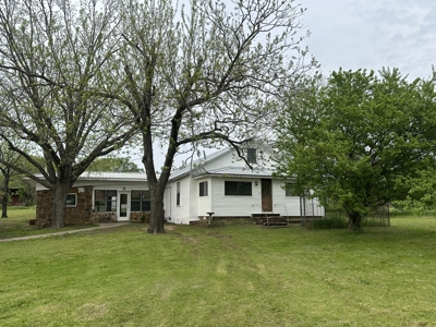 Country Home- Latimer County Oklahoma- Wilburton, OK - image 32