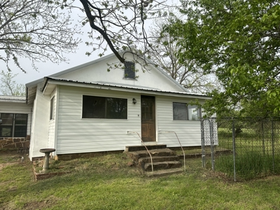 Country Home- Latimer County Oklahoma- Wilburton, OK - image 41