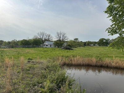 Country Home- Latimer County Oklahoma- Wilburton, OK - image 9