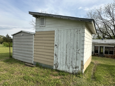 Country Home- Latimer County Oklahoma- Wilburton, OK - image 8