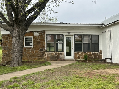 Country Home- Latimer County Oklahoma- Wilburton, OK - image 31