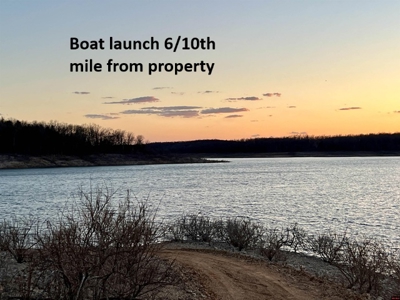 Walk To The Water Of Bull Shoals Lake - image 8