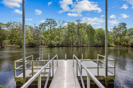 Waterfront Home for Sale in Branford FL! - image 23