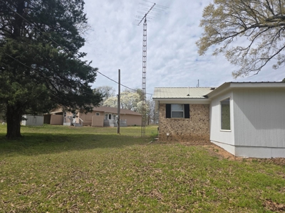 Home with Guesthouse for Sale in Fort Townson, Oklahoma - image 5