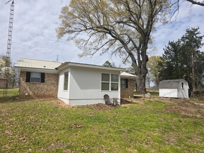 Home with Guesthouse for Sale in Fort Townson, Oklahoma - image 6