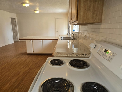 Home with Guesthouse for Sale in Fort Townson, Oklahoma - image 12