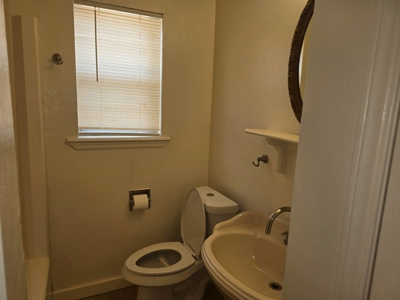 Home with Guesthouse for Sale in Fort Townson, Oklahoma - image 32