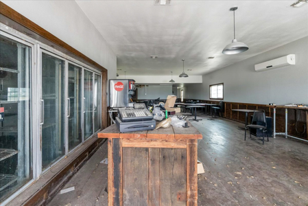Versatile Commercial/Investment Property – Prime Location!! - image 7