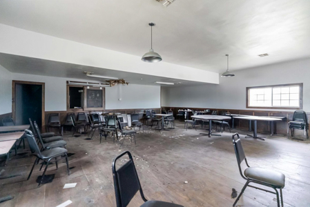 Versatile Commercial/Investment Property – Prime Location!! - image 12