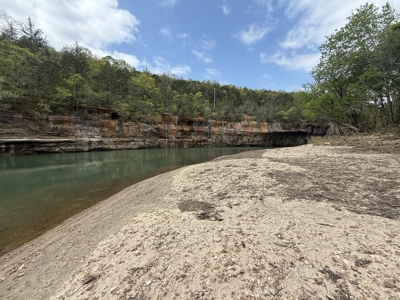 Cabin With Creek Frontage For Sale In North Central Arkansas - image 19