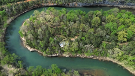 Cabin With Creek Frontage For Sale In North Central Arkansas - image 3