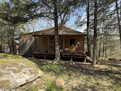 Cabin With Creek Frontage For Sale In North Central Arkansas - image 9