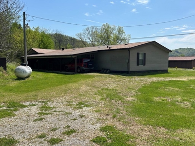 Live Absolute Auction 3 Bedroom Home and Personal Property - image 8