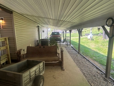 Live Absolute Auction 3 Bedroom Home and Personal Property - image 5