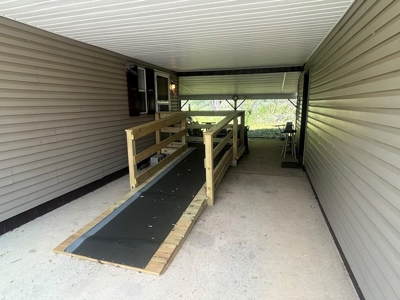 Live Absolute Auction 3 Bedroom Home and Personal Property - image 3