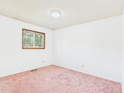 Charming and Spacious Home for Sale in Orofino, Idaho - image 12