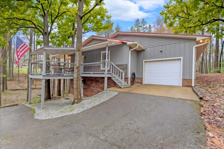 Home for Sale on Private, Wooded Lot in Lawrenceburg, Tennessee - image 18