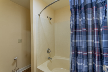 Home for Sale on Private, Wooded Lot in Lawrenceburg, Tennessee - image 24