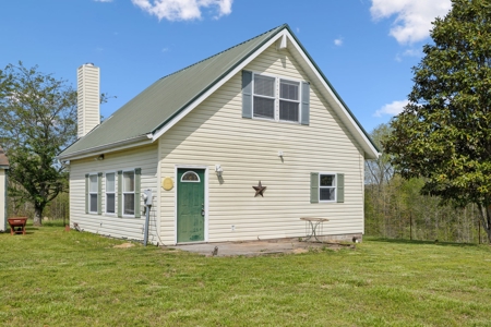 Country Home for Sale in Lewis County, Tennessee - image 4