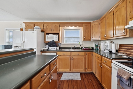 Country Home for Sale in Lewis County, Tennessee - image 13