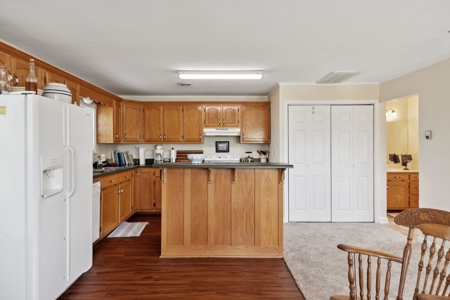 Country Home for Sale in Lewis County, Tennessee - image 10